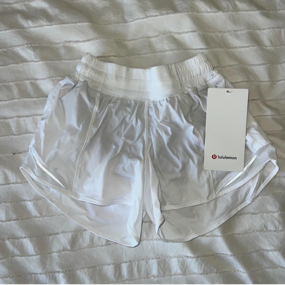 NEW lululemon athletica Hotty Hot Shorts